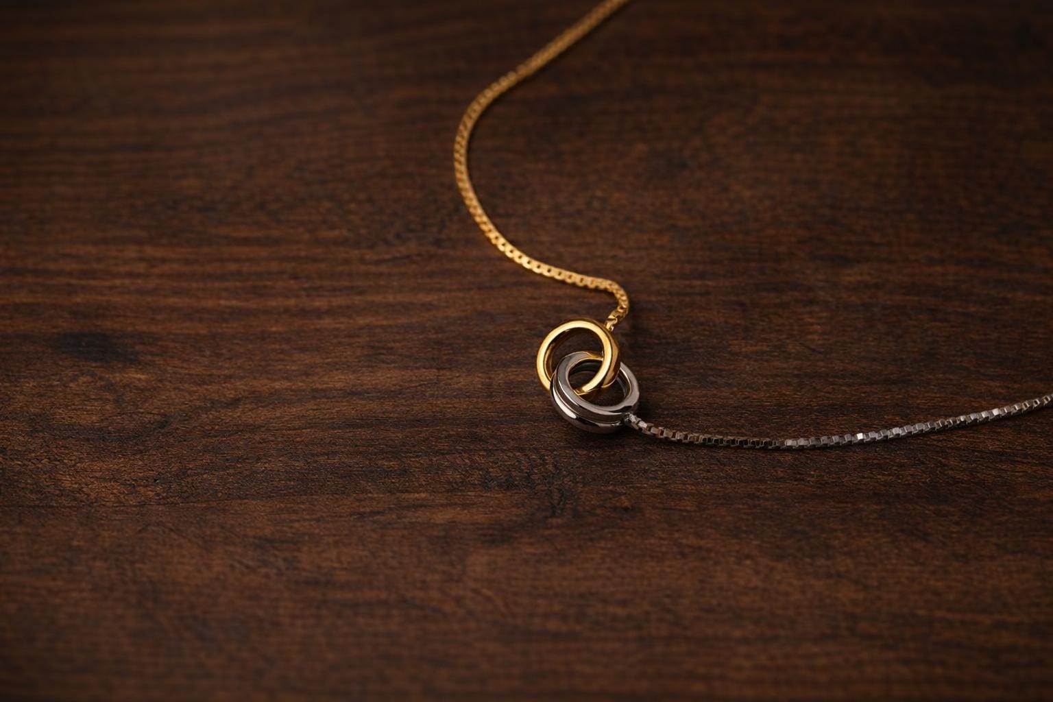 Titanium Steel Interlocking Choker, Asymmetric Chain Necklace, Retro Loop Style